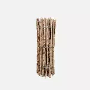 Płot z łupanki leszczynowej z wikliny 5 m szerokości i 90 cm wysokości odstęp 4-5 cm